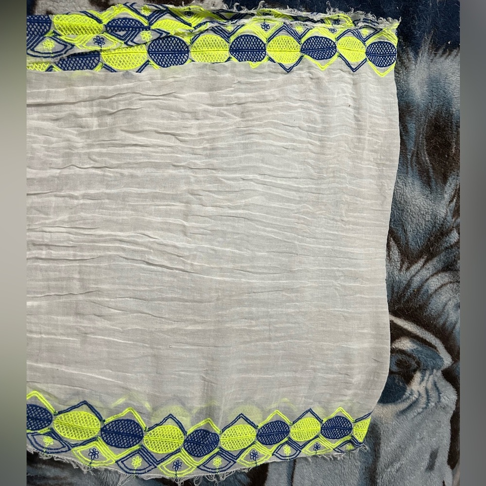 Patterned Scarf - Picture 2 of 5